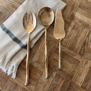 Izabel Lam Serving Set — Gold / Brass Wave